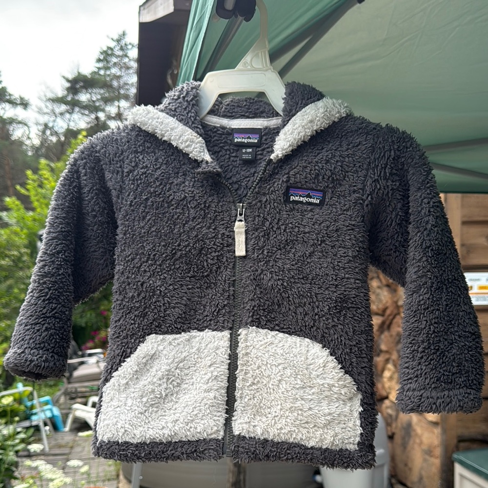 Patagonia Charcoal and Cream Fleece Jacket